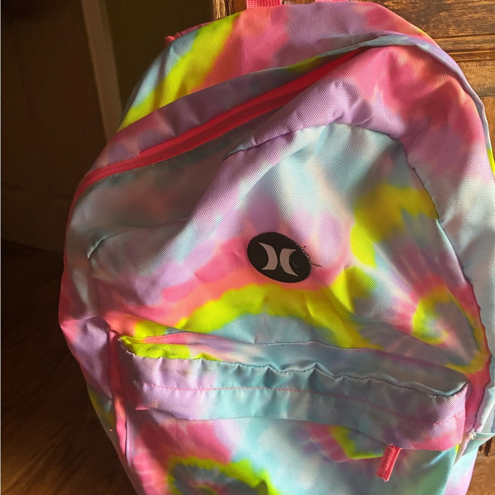 NWOT Hurley Renegade Aerial Tie-Dye Backpack PLUS FREE GIFT!! πβ€οΈππ«Άπ½βπΌ - Picture 4 of 8